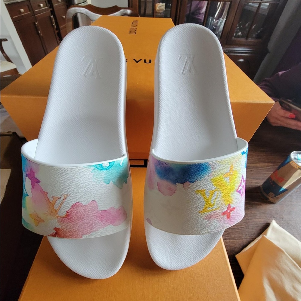 SOLD OUT Louis Vuitton Waterfront Mule (LV8/US9)